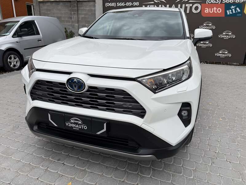 Внедорожник / Кроссовер Toyota RAV4 2023 в Виннице