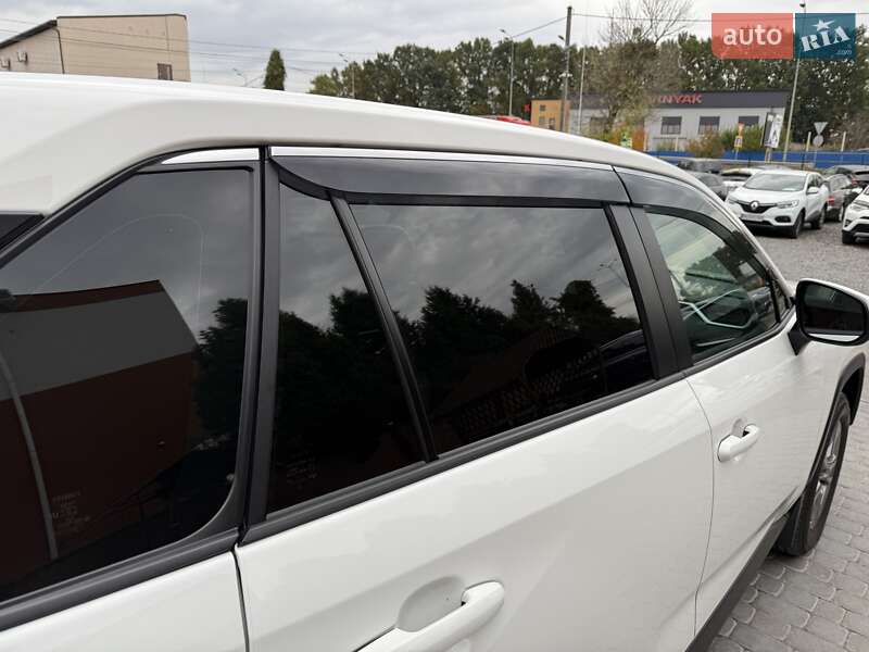 Внедорожник / Кроссовер Toyota RAV4 2023 в Виннице