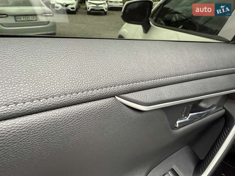 Внедорожник / Кроссовер Toyota RAV4 2023 в Виннице