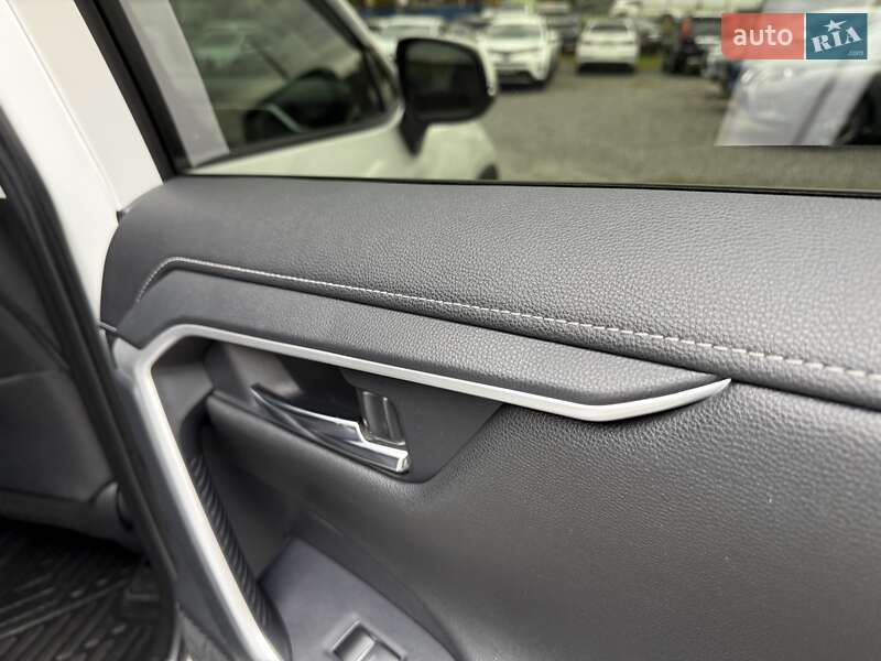 Внедорожник / Кроссовер Toyota RAV4 2023 в Виннице