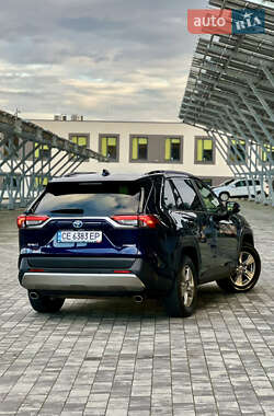Позашляховик / Кросовер Toyota RAV4 2022 в 