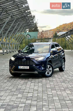 Позашляховик / Кросовер Toyota RAV4 2022 в 