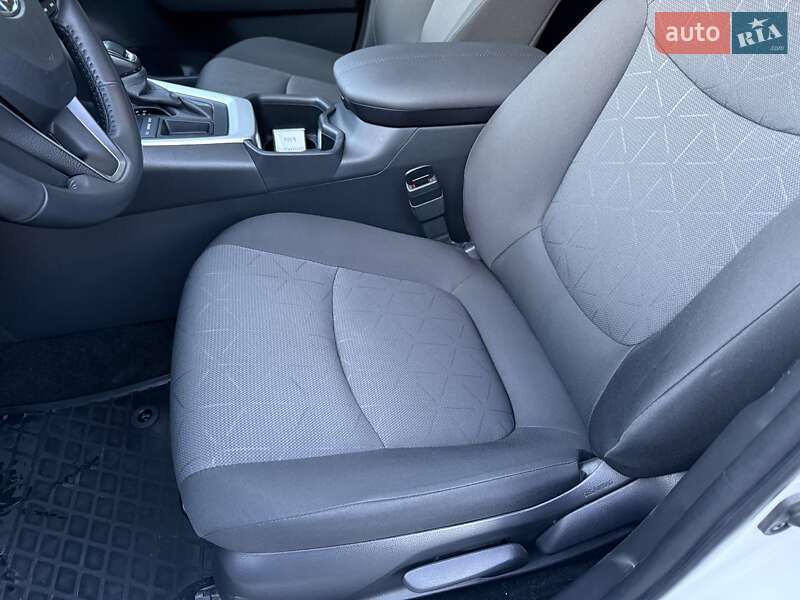 Внедорожник / Кроссовер Toyota RAV4 2023 в Днепре фото 9 Внедорожник / Кроссовер Toyota RAV4 2023 в Днепре