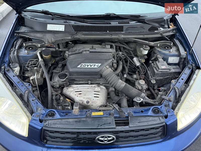 Внедорожник / Кроссовер Toyota RAV4 2002 в Киеве