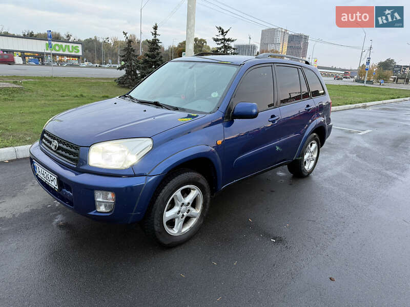 Внедорожник / Кроссовер Toyota RAV4 2002 в Киеве