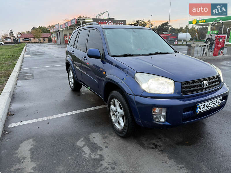 Внедорожник / Кроссовер Toyota RAV4 2002 в Киеве