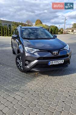 Позашляховик / Кросовер Toyota RAV4 2016 в Іллінцях