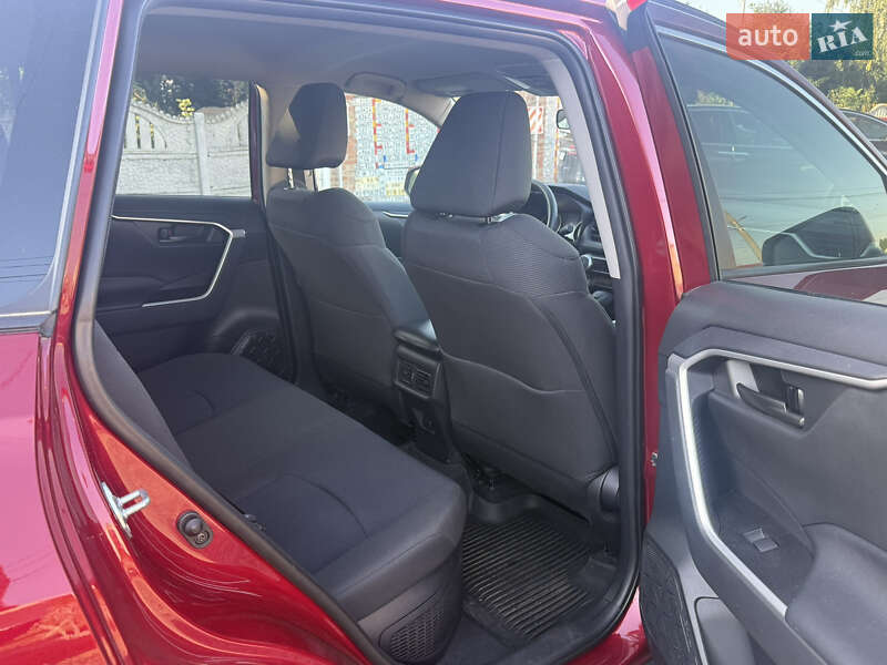 Позашляховик / Кросовер Toyota RAV4 2021 в Хмельницькому фото 6 Позашляховик / Кросовер Toyota RAV4 2021 в Хмельницькому