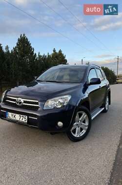 Внедорожник / Кроссовер Toyota RAV4 2001 в Доброполье
