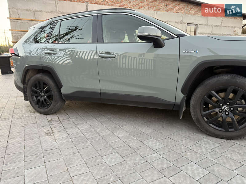 Внедорожник / Кроссовер Toyota RAV4 2021 в Тернополе