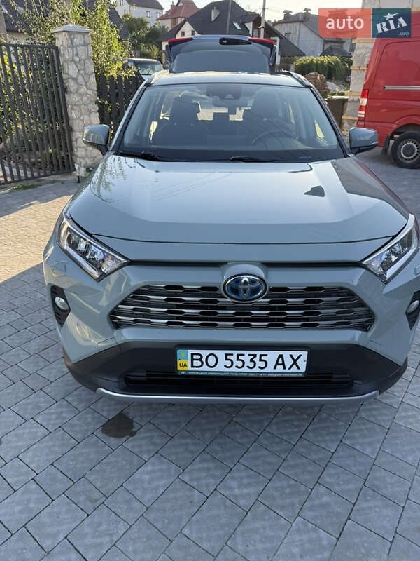 Внедорожник / Кроссовер Toyota RAV4 2021 в Тернополе