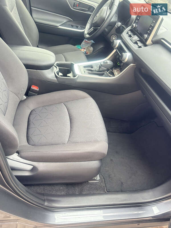 Внедорожник / Кроссовер Toyota RAV4 2020 в Киеве фото 4 Внедорожник / Кроссовер Toyota RAV4 2020 в Киеве