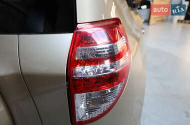 Внедорожник / Кроссовер Toyota RAV4 2011 в 