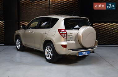 Внедорожник / Кроссовер Toyota RAV4 2011 в 