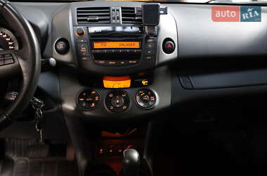 Внедорожник / Кроссовер Toyota RAV4 2011 в 