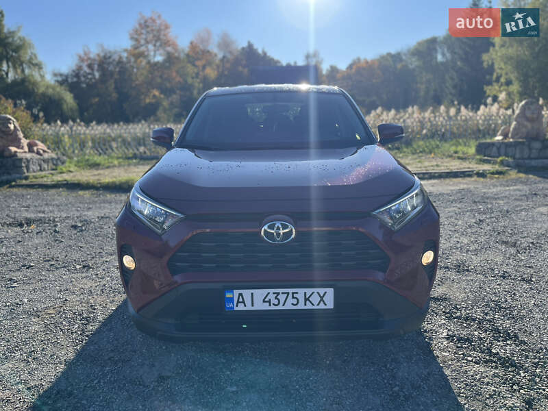 Внедорожник / Кроссовер Toyota RAV4 2020 в Софиевской Борщаговке