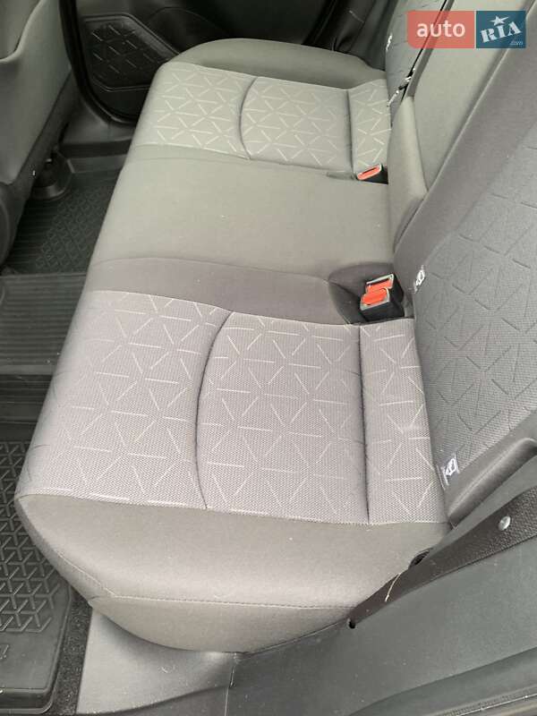 Внедорожник / Кроссовер Toyota RAV4 2020 в Киеве