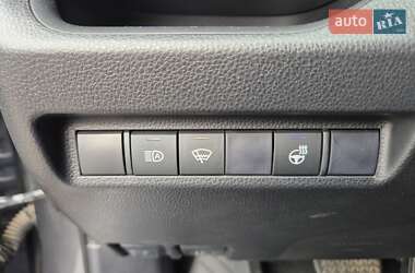 Внедорожник / Кроссовер Toyota RAV4 2021 в 