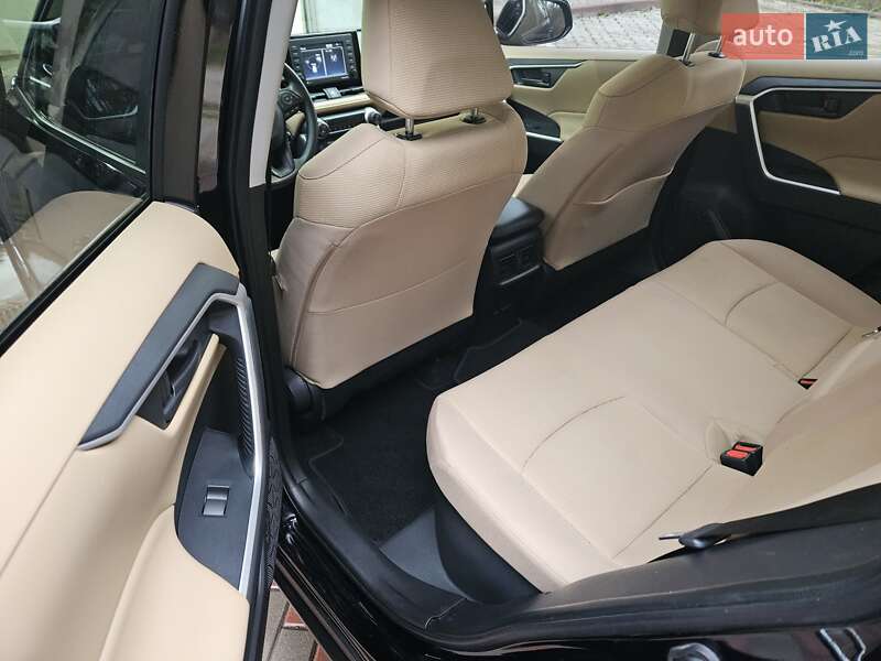 Позашляховик / Кросовер Toyota RAV4 2022 в Києві
