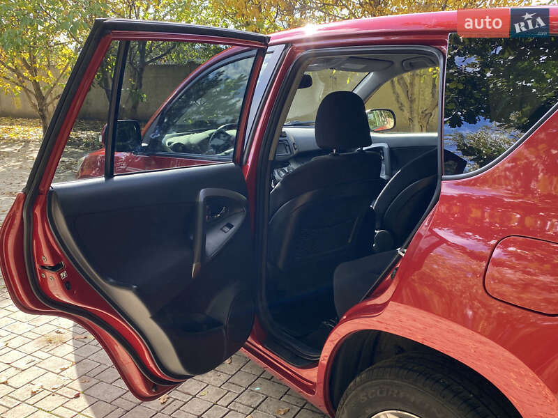 Внедорожник / Кроссовер Toyota RAV4 2012 в Киеве