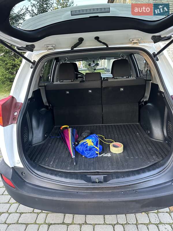 Внедорожник / Кроссовер Toyota RAV4 2015 в Львове фото 6 Внедорожник / Кроссовер Toyota RAV4 2015 в Львове