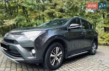 Позашляховик / Кросовер Toyota RAV4 2017 в Коломиї