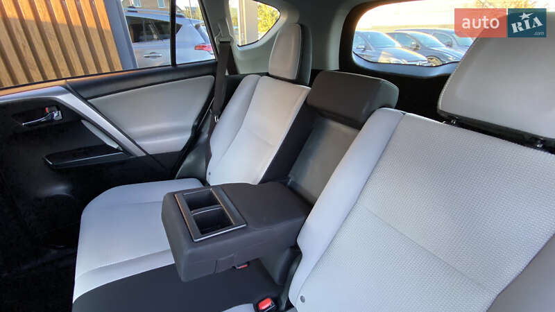 Внедорожник / Кроссовер Toyota RAV4 2017 в Луцке фото 72 Внедорожник / Кроссовер Toyota RAV4 2017 в Луцке