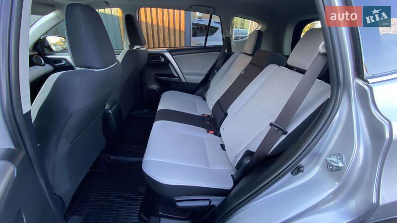 Внедорожник / Кроссовер Toyota RAV4 2017 в Луцке фото 74 Внедорожник / Кроссовер Toyota RAV4 2017 в Луцке