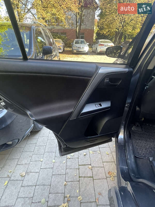 Позашляховик / Кросовер Toyota RAV4 2016 в Львові фото 25 Позашляховик / Кросовер Toyota RAV4 2016 в Львові