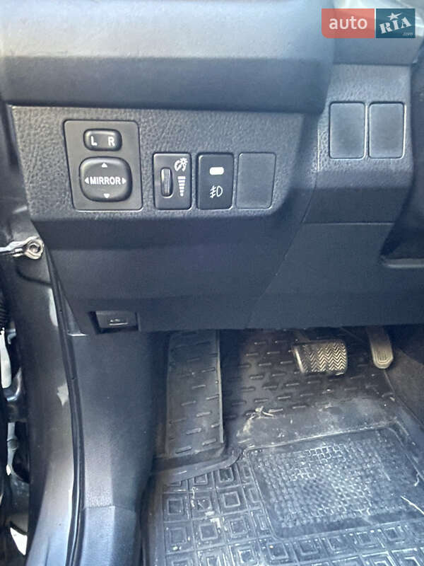 Позашляховик / Кросовер Toyota RAV4 2016 в Львові фото 39 Позашляховик / Кросовер Toyota RAV4 2016 в Львові