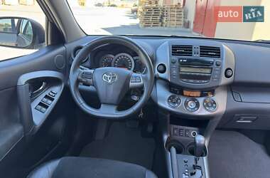 Внедорожник / Кроссовер Toyota RAV4 2011 в 