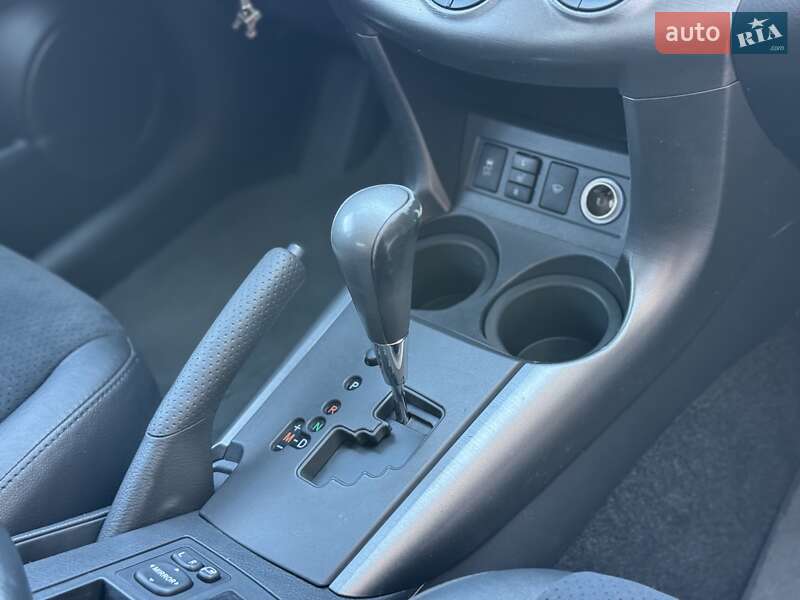 Позашляховик / Кросовер Toyota RAV4 2011 в Дніпрі