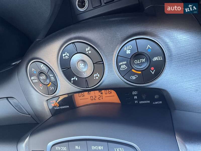 Позашляховик / Кросовер Toyota RAV4 2011 в Дніпрі