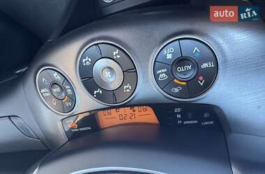 Внедорожник / Кроссовер Toyota RAV4 2011 в 