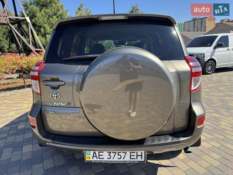 Позашляховик / Кросовер Toyota RAV4 2011 в Дніпрі