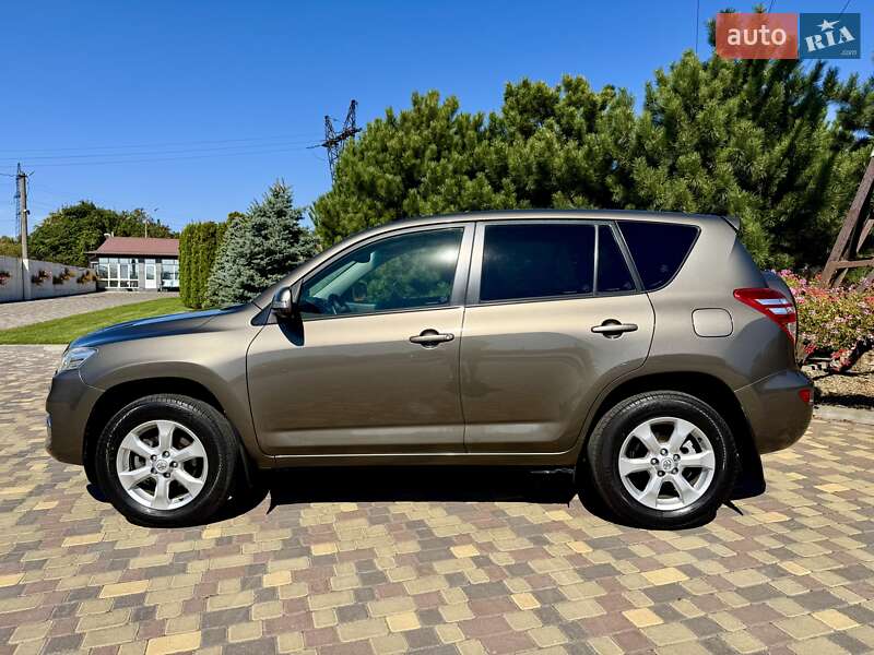 Позашляховик / Кросовер Toyota RAV4 2011 в Дніпрі
