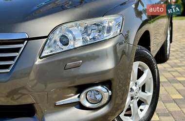 Внедорожник / Кроссовер Toyota RAV4 2011 в 