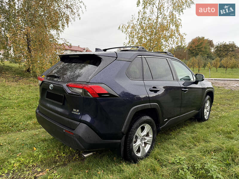 Позашляховик / Кросовер Toyota RAV4 2019 в Львові фото 14 Позашляховик / Кросовер Toyota RAV4 2019 в Львові