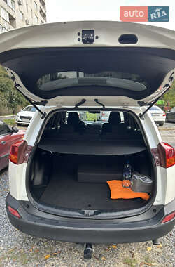 Внедорожник / Кроссовер Toyota RAV4 2013 в 