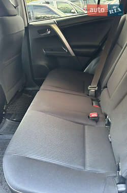 Внедорожник / Кроссовер Toyota RAV4 2013 в 