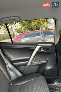 Внедорожник / Кроссовер Toyota RAV4 2013 в 