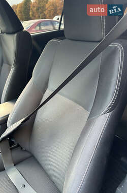 Внедорожник / Кроссовер Toyota RAV4 2013 в 