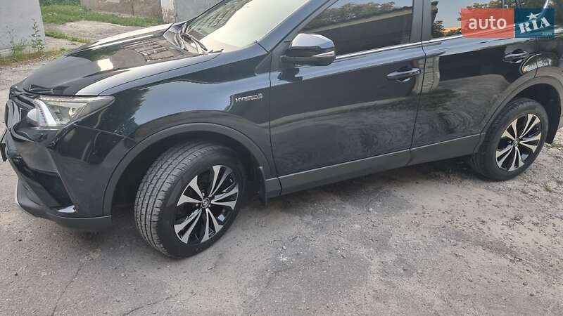 Позашляховик / Кросовер Toyota RAV4 2017 в Харкові фото 38 Позашляховик / Кросовер Toyota RAV4 2017 в Харкові