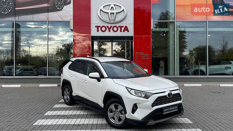 Позашляховик / Кросовер Toyota RAV4 2022 в Запоріжжі