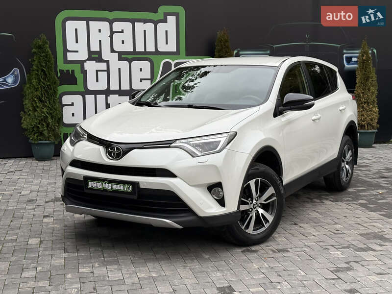 Внедорожник / Кроссовер Toyota RAV4 2016 в Киеве