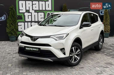 Внедорожник / Кроссовер Toyota RAV4 2016 в 