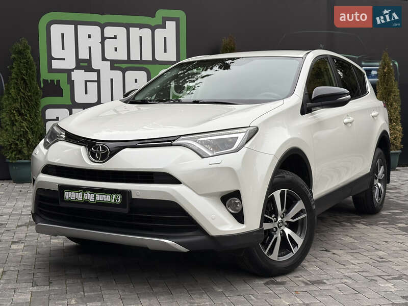 Внедорожник / Кроссовер Toyota RAV4 2016 в Киеве