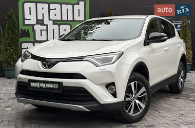 Внедорожник / Кроссовер Toyota RAV4 2016 в 