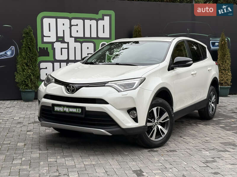 Внедорожник / Кроссовер Toyota RAV4 2016 в Киеве
