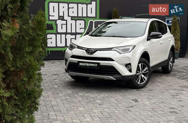 Внедорожник / Кроссовер Toyota RAV4 2016 в 